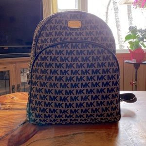 Micheal kors MK Abby signature large backpack